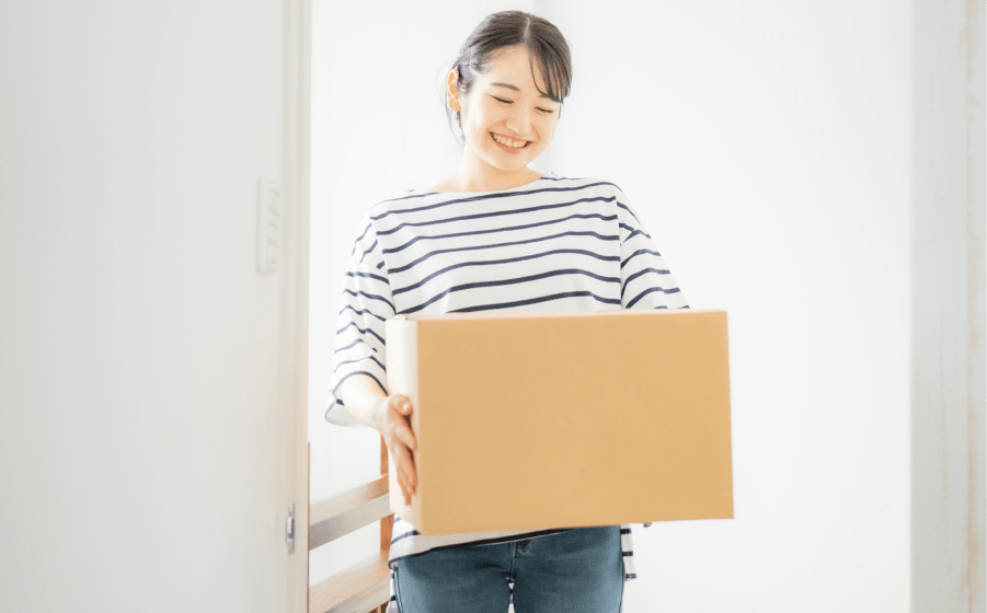 自宅にレンタルドレスが届く画像