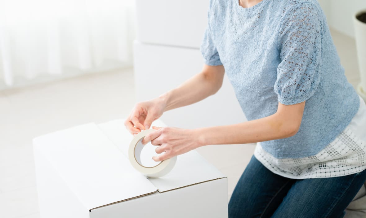 =Put all the dresses in the box they arrived in