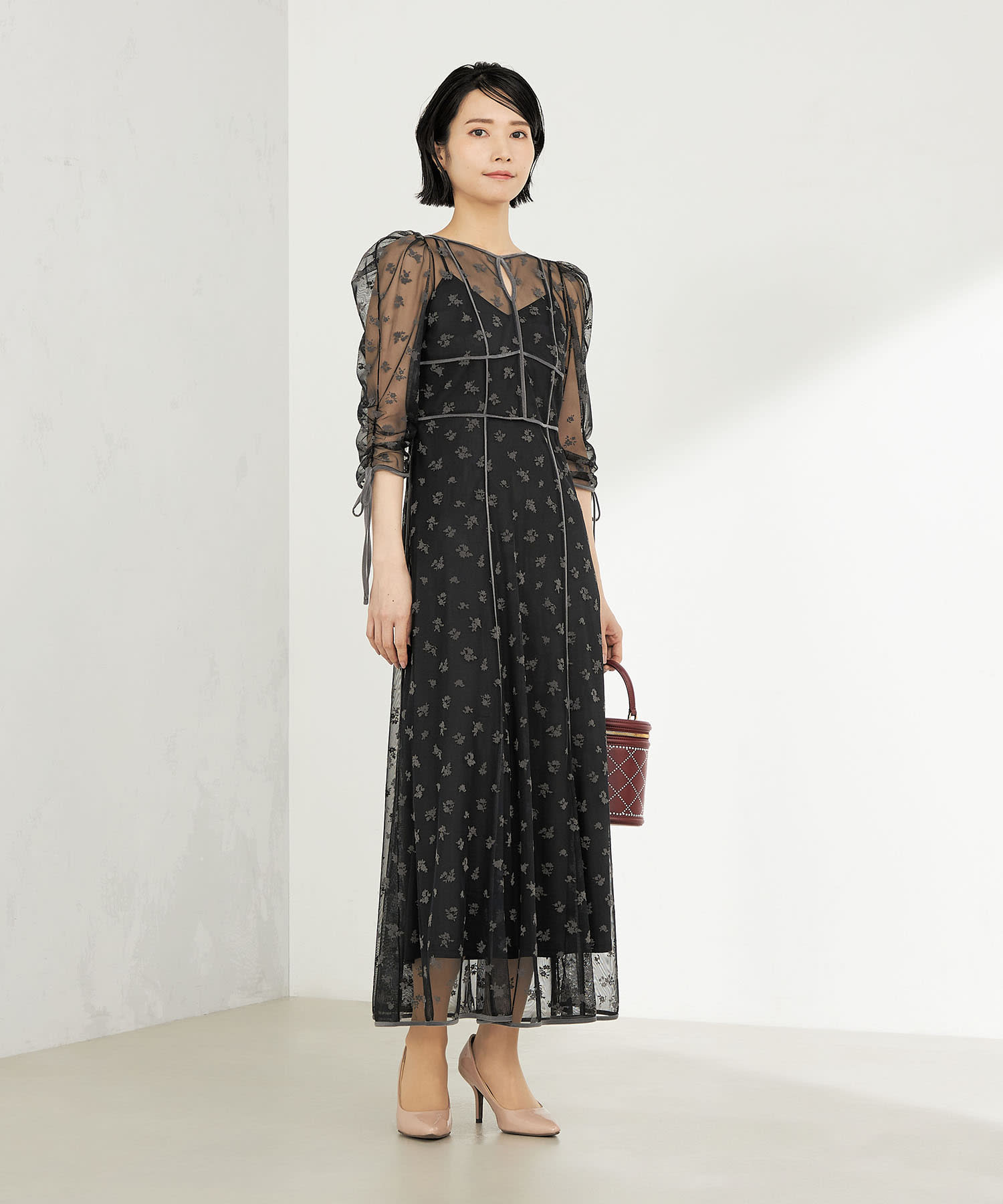 結婚式・二次会向けのSNIDEL(スナイデル)の黒色のレンタルパーティドレスの画像
