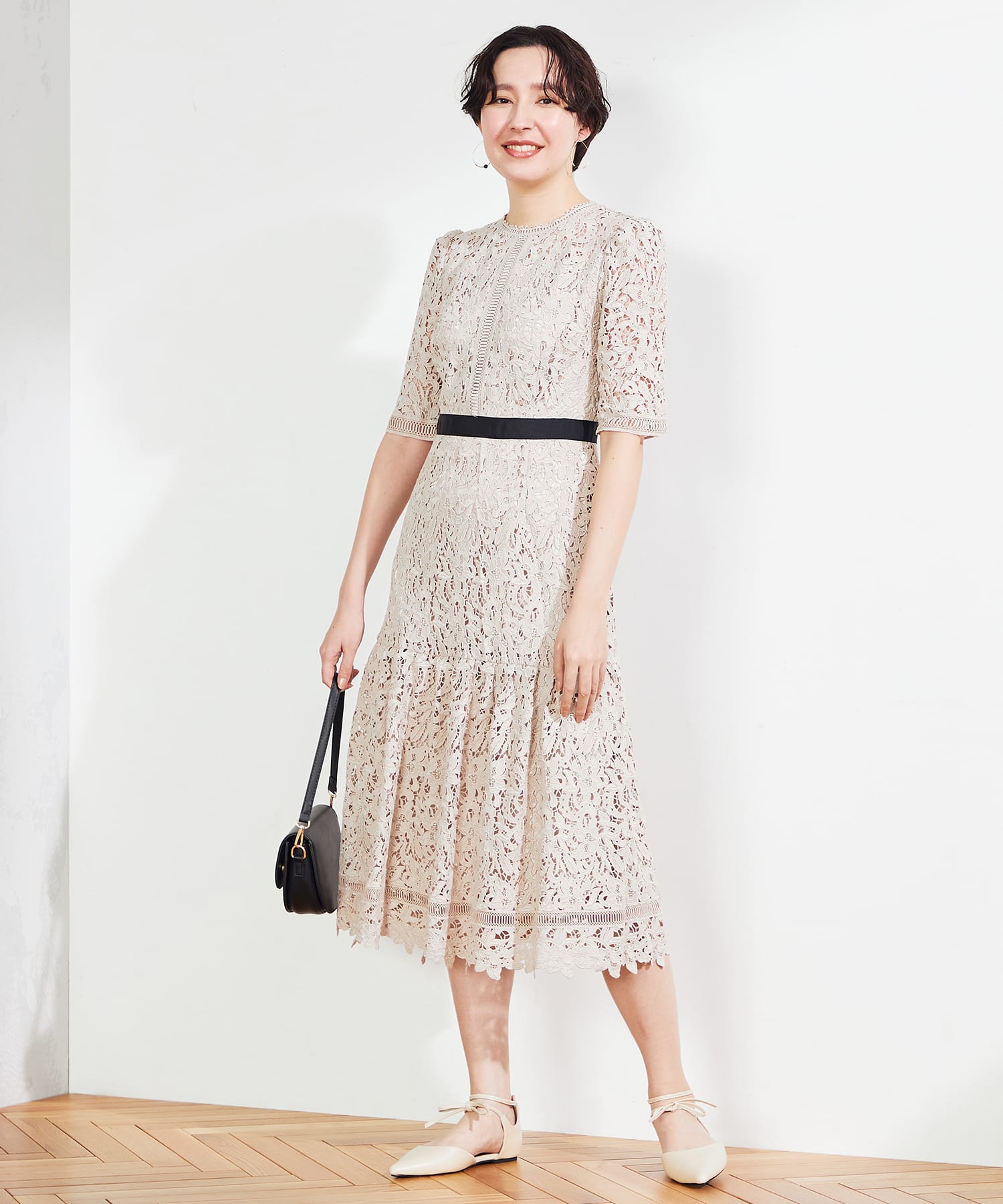 結婚式・二次会向けのCELFORD(セルフォード)のピンクベージュのレンタルパーティドレスの画像